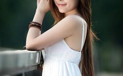 日日猛噜噜狠狠扒开双腿小说